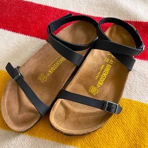 Brand new Birkenstock’s ankle sandals. Rich leather black. W 10 M 8 birks